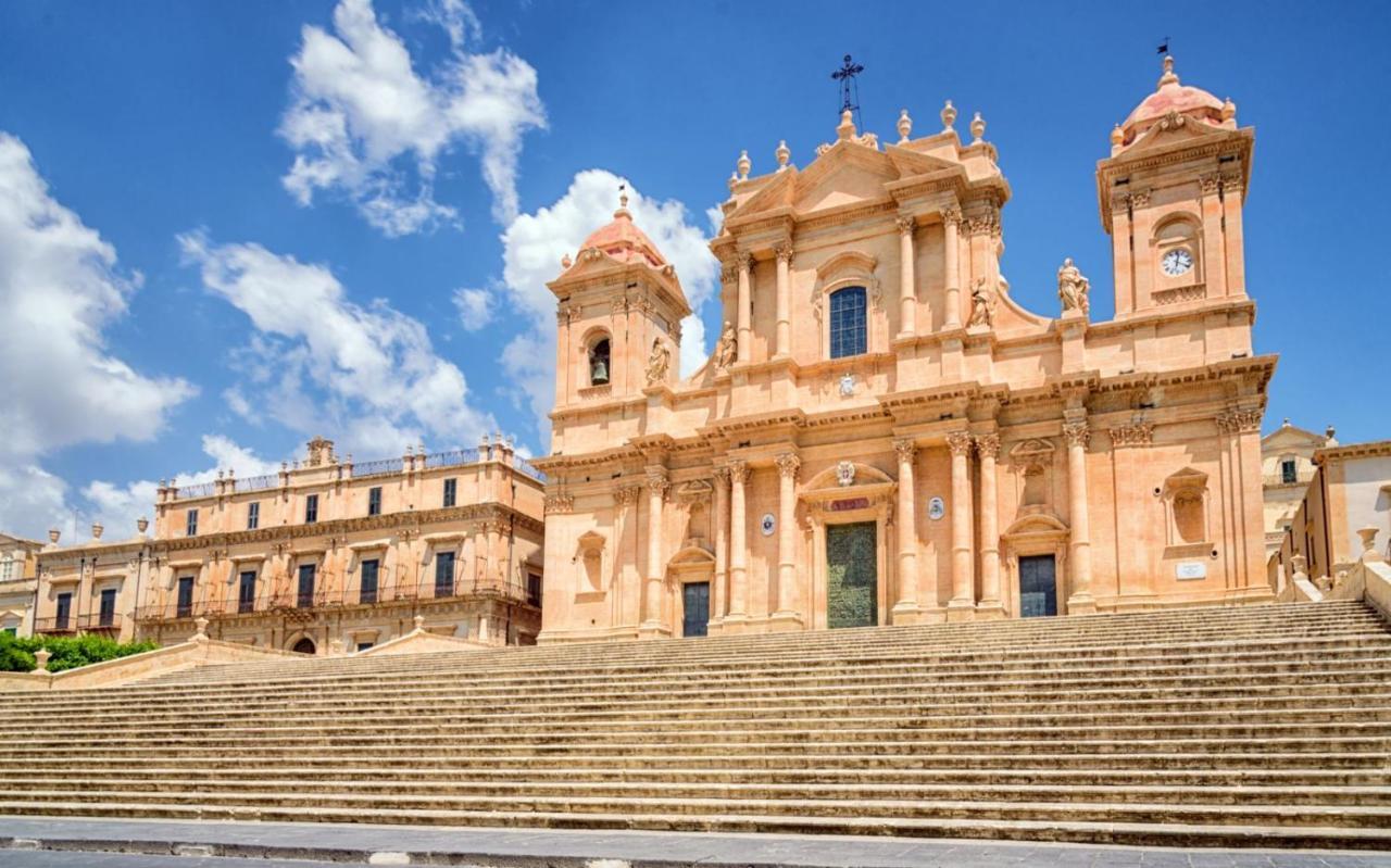 Casa Vacanza Il Ciliegio Noto Exterior photo